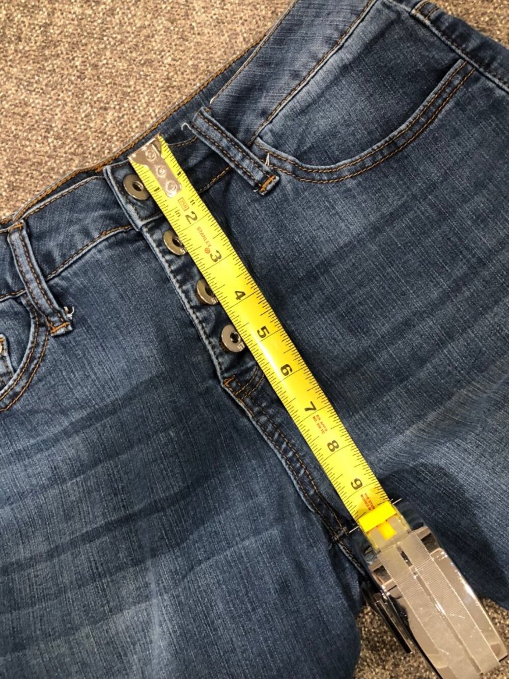 !iT. Claire Curvy Skinny Capri Jeans, Size 10 - Picture 4 of 10